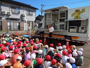 地震体験車とは・・・ 地震体験車とは・・・