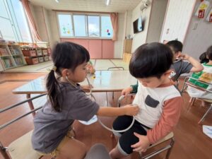 お友達のドキドキきこえるかな？