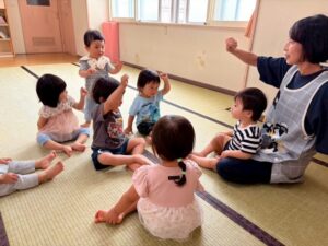 ♪おばけちゃんとかくれんぼ