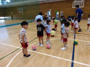 コーチ話を真剣に聞いているよ☆