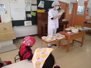 給食さんが来て教えてくれたよ☆