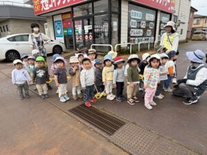 ロードローラーにくぎ付け！