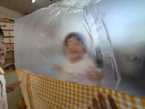 テントの中笑顔いっぱい?